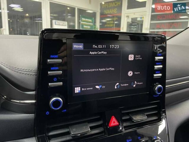 Белый Хендай Ioniq, объемом двигателя 0 л и пробегом 82 тыс. км за 16490 $, фото 30 на Automoto.ua