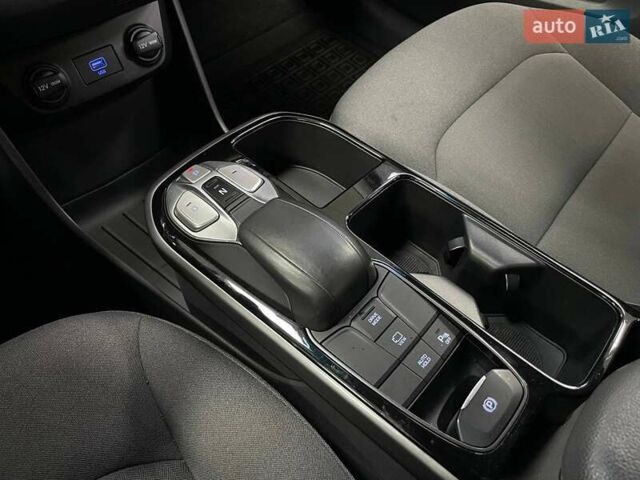 Белый Хендай Ioniq, объемом двигателя 0 л и пробегом 82 тыс. км за 16490 $, фото 35 на Automoto.ua