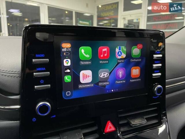 Белый Хендай Ioniq, объемом двигателя 0 л и пробегом 82 тыс. км за 16490 $, фото 32 на Automoto.ua