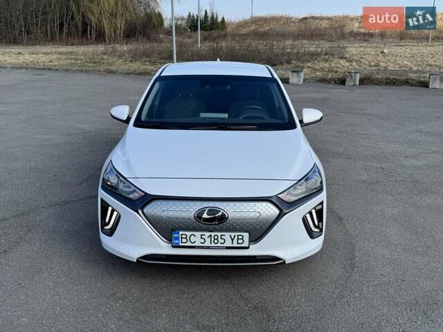 Белый Хендай Ioniq, объемом двигателя 0 л и пробегом 35 тыс. км за 16300 $, фото 4 на Automoto.ua
