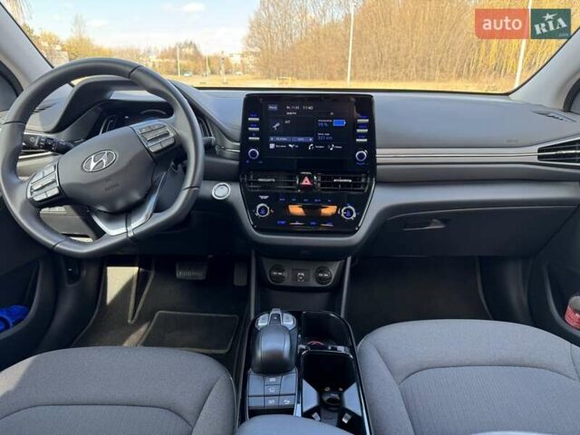 Белый Хендай Ioniq, объемом двигателя 0 л и пробегом 35 тыс. км за 16300 $, фото 15 на Automoto.ua