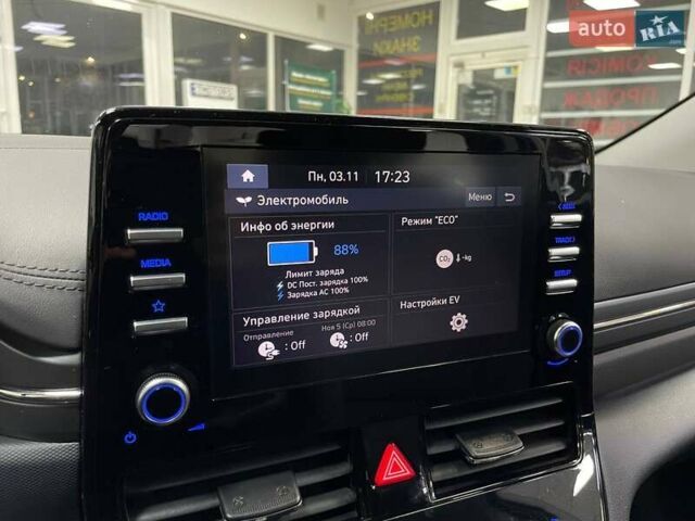 Белый Хендай Ioniq, объемом двигателя 0 л и пробегом 82 тыс. км за 16490 $, фото 31 на Automoto.ua