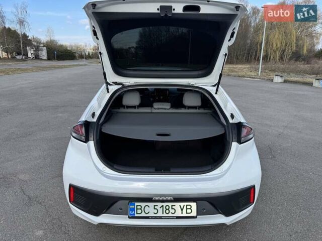 Білий Хендай Ioniq, об'ємом двигуна 0 л та пробігом 34 тис. км за 16777 $, фото 7 на Automoto.ua