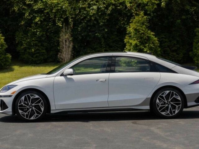 Белый Хендай Ioniq, объемом двигателя 0 л и пробегом 23 тыс. км за 9500 $, фото 7 на Automoto.ua