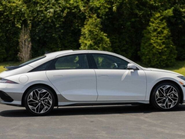 Белый Хендай Ioniq, объемом двигателя 0 л и пробегом 23 тыс. км за 9500 $, фото 3 на Automoto.ua