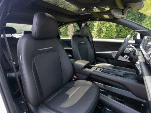 Белый Хендай Ioniq, объемом двигателя 0 л и пробегом 23 тыс. км за 9500 $, фото 10 на Automoto.ua