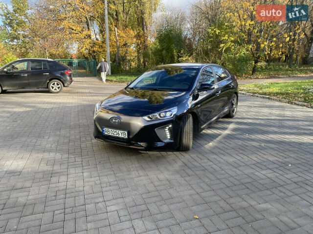 Черный Хендай Ioniq, объемом двигателя 0 л и пробегом 113 тыс. км за 13600 $, фото 1 на Automoto.ua
