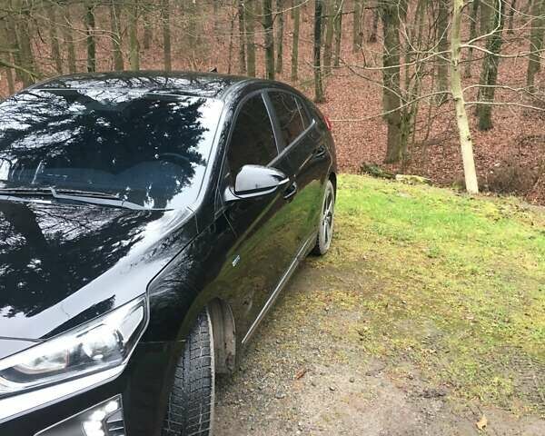Черный Хендай Ioniq, объемом двигателя 0 л и пробегом 149 тыс. км за 11300 $, фото 1 на Automoto.ua