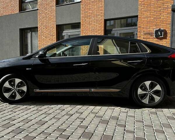 Черный Хендай Ioniq, объемом двигателя 0 л и пробегом 131 тыс. км за 14499 $, фото 9 на Automoto.ua