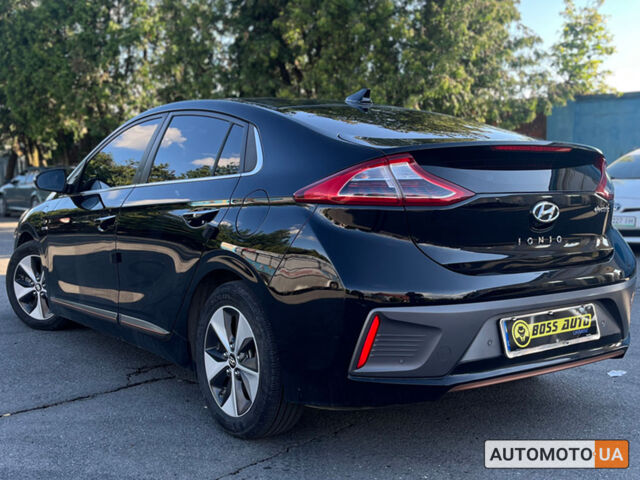 Черный Хендай Ioniq, объемом двигателя 28 л и пробегом 115 тыс. км за 15190 $, фото 3 на Automoto.ua