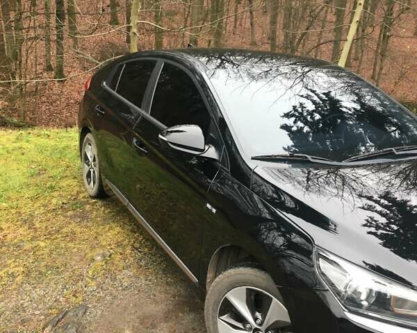 Черный Хендай Ioniq, объемом двигателя 0 л и пробегом 149 тыс. км за 11300 $, фото 2 на Automoto.ua