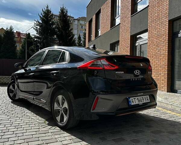 Черный Хендай Ioniq, объемом двигателя 0 л и пробегом 131 тыс. км за 14499 $, фото 8 на Automoto.ua