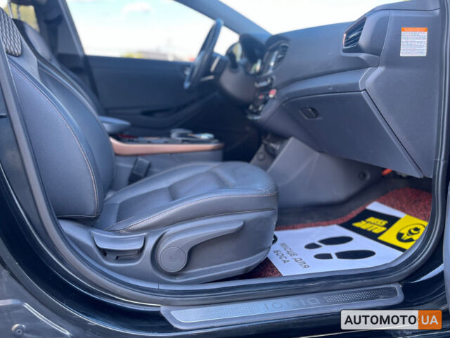 Черный Хендай Ioniq, объемом двигателя 28 л и пробегом 115 тыс. км за 15190 $, фото 24 на Automoto.ua