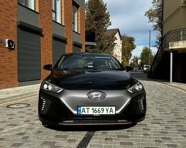 Черный Хендай Ioniq, объемом двигателя 0 л и пробегом 131 тыс. км за 14499 $, фото 4 на Automoto.ua
