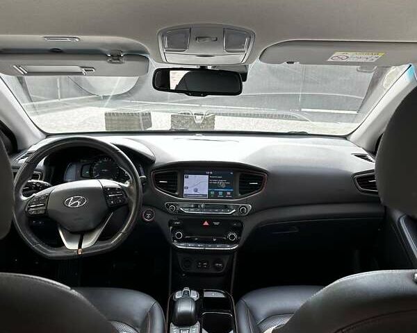 Черный Хендай Ioniq, объемом двигателя 0 л и пробегом 131 тыс. км за 14499 $, фото 11 на Automoto.ua