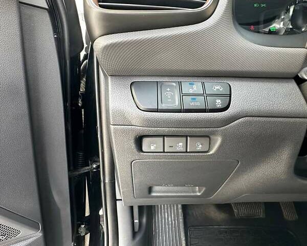 Черный Хендай Ioniq, объемом двигателя 0 л и пробегом 131 тыс. км за 14499 $, фото 14 на Automoto.ua