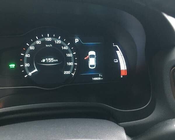 Черный Хендай Ioniq, объемом двигателя 0 л и пробегом 149 тыс. км за 11300 $, фото 5 на Automoto.ua