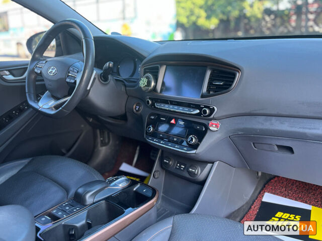 Черный Хендай Ioniq, объемом двигателя 28 л и пробегом 115 тыс. км за 15190 $, фото 23 на Automoto.ua