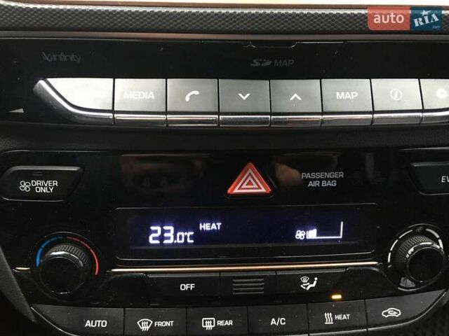 Черный Хендай Ioniq, объемом двигателя 0 л и пробегом 149 тыс. км за 11300 $, фото 13 на Automoto.ua