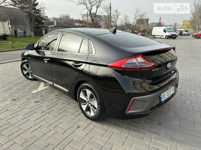 Черный Хендай Ioniq, объемом двигателя 0 л и пробегом 166 тыс. км за 15200 $, фото 4 на Automoto.ua