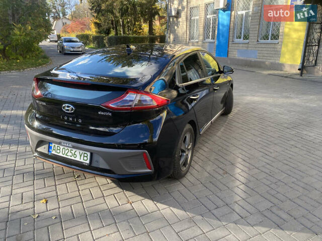 Черный Хендай Ioniq, объемом двигателя 0 л и пробегом 113 тыс. км за 13600 $, фото 7 на Automoto.ua