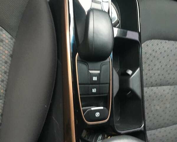 Черный Хендай Ioniq, объемом двигателя 0 л и пробегом 149 тыс. км за 11300 $, фото 7 на Automoto.ua