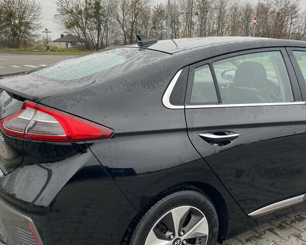 Черный Хендай Ioniq, объемом двигателя 0 л и пробегом 113 тыс. км за 13300 $, фото 7 на Automoto.ua