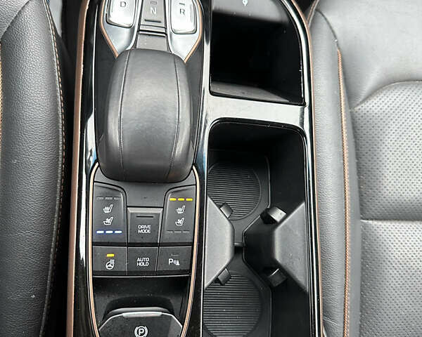 Черный Хендай Ioniq, объемом двигателя 0 л и пробегом 147 тыс. км за 12900 $, фото 14 на Automoto.ua