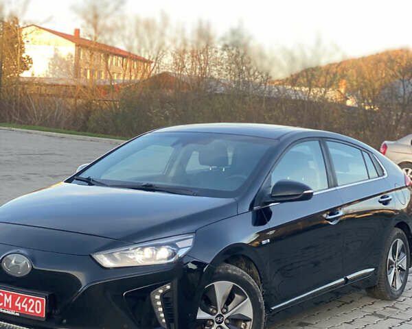 Черный Хендай Ioniq, объемом двигателя 0 л и пробегом 128 тыс. км за 12200 $, фото 1 на Automoto.ua