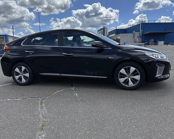 Черный Хендай Ioniq, объемом двигателя 0 л и пробегом 121 тыс. км за 12950 $, фото 10 на Automoto.ua