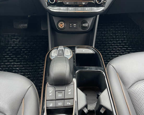 Черный Хендай Ioniq, объемом двигателя 0 л и пробегом 113 тыс. км за 13300 $, фото 23 на Automoto.ua