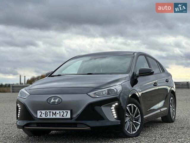 Черный Хендай Ioniq, объемом двигателя 0 л и пробегом 122 тыс. км за 11999 $, фото 1 на Automoto.ua