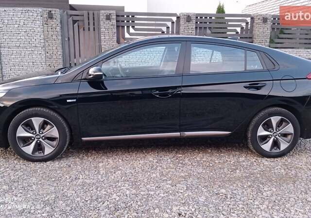 Черный Хендай Ioniq, объемом двигателя 0 л и пробегом 109 тыс. км за 12150 $, фото 3 на Automoto.ua
