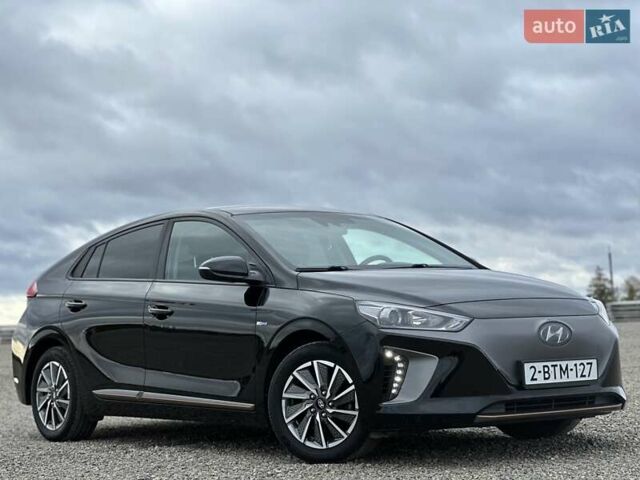 Черный Хендай Ioniq, объемом двигателя 0 л и пробегом 122 тыс. км за 11999 $, фото 6 на Automoto.ua