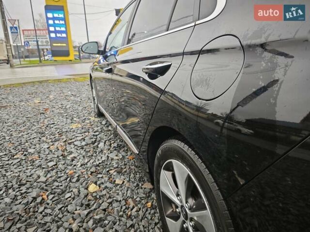 Чорний Хендай Ioniq, об'ємом двигуна 0 л та пробігом 98 тис. км за 13250 $, фото 10 на Automoto.ua
