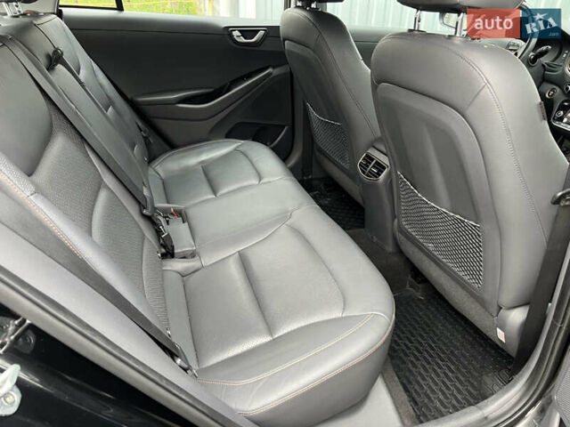 Чорний Хендай Ioniq, об'ємом двигуна 0 л та пробігом 103 тис. км за 12900 $, фото 52 на Automoto.ua