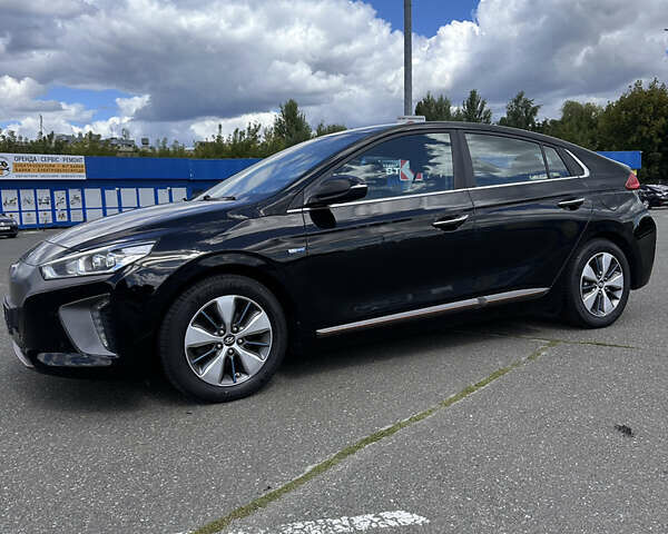 Черный Хендай Ioniq, объемом двигателя 0 л и пробегом 121 тыс. км за 12950 $, фото 3 на Automoto.ua