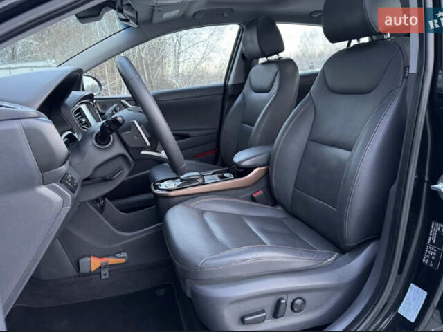 Черный Хендай Ioniq, объемом двигателя 0 л и пробегом 105 тыс. км за 12150 $, фото 2 на Automoto.ua