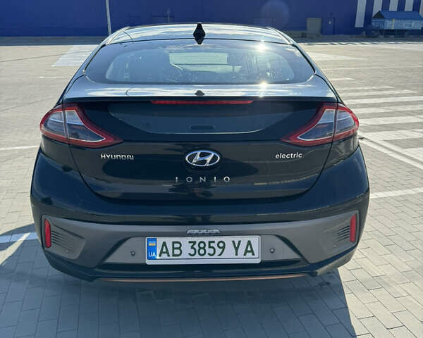 Чорний Хендай Ioniq, об'ємом двигуна 0 л та пробігом 77 тис. км за 15700 $, фото 5 на Automoto.ua