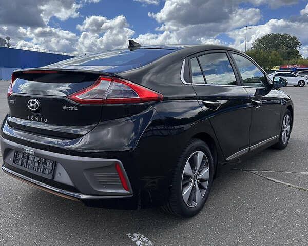 Черный Хендай Ioniq, объемом двигателя 0 л и пробегом 121 тыс. км за 12950 $, фото 8 на Automoto.ua