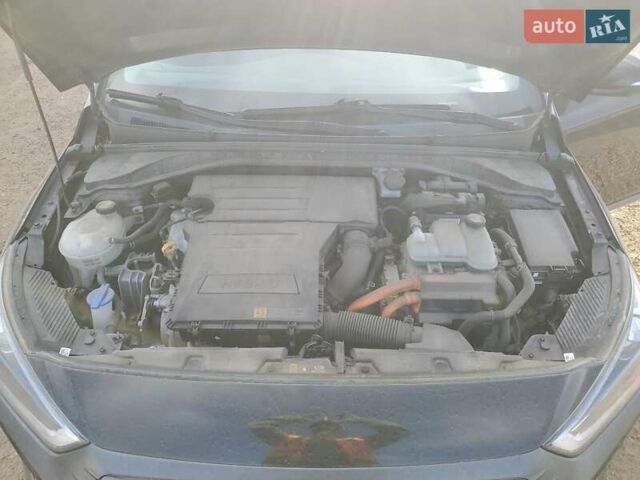 Черный Хендай Ioniq, объемом двигателя 1.6 л и пробегом 145 тыс. км за 3000 $, фото 10 на Automoto.ua
