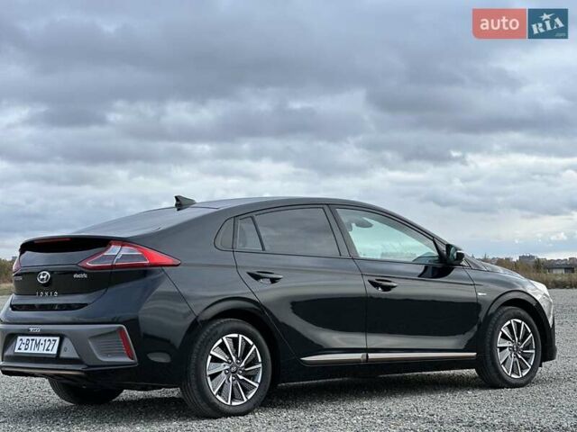 Черный Хендай Ioniq, объемом двигателя 0 л и пробегом 122 тыс. км за 11999 $, фото 19 на Automoto.ua