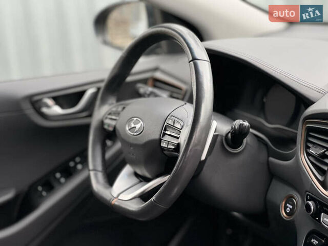 Чорний Хендай Ioniq, об'ємом двигуна 0 л та пробігом 103 тис. км за 12900 $, фото 34 на Automoto.ua