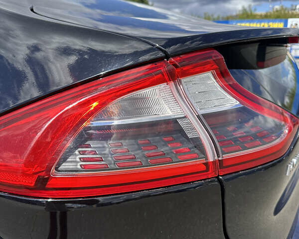 Черный Хендай Ioniq, объемом двигателя 0 л и пробегом 121 тыс. км за 12950 $, фото 15 на Automoto.ua