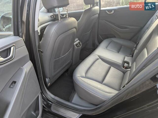 Черный Хендай Ioniq, объемом двигателя 0 л и пробегом 77 тыс. км за 13500 $, фото 24 на Automoto.ua