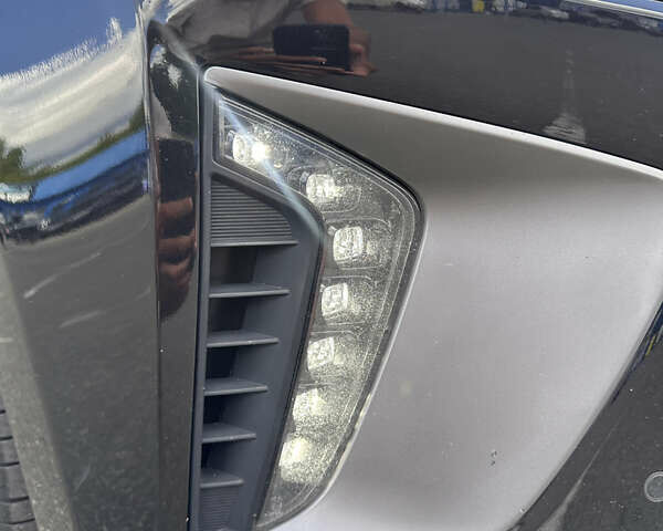 Чорний Хендай Ioniq, об'ємом двигуна 0 л та пробігом 121 тис. км за 12950 $, фото 8 на Automoto.ua