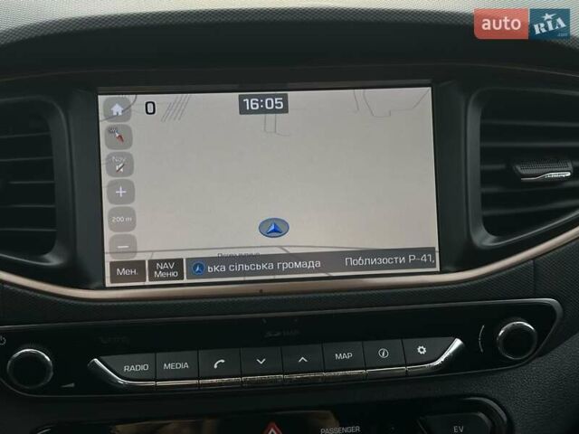 Черный Хендай Ioniq, объемом двигателя 0 л и пробегом 122 тыс. км за 11999 $, фото 71 на Automoto.ua