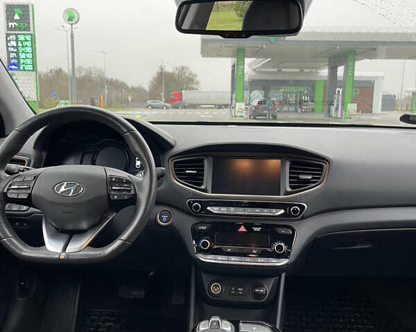Черный Хендай Ioniq, объемом двигателя 0 л и пробегом 113 тыс. км за 13300 $, фото 33 на Automoto.ua