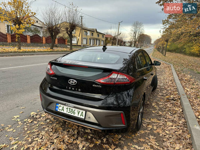 Черный Хендай Ioniq, объемом двигателя 0 л и пробегом 147 тыс. км за 12900 $, фото 3 на Automoto.ua