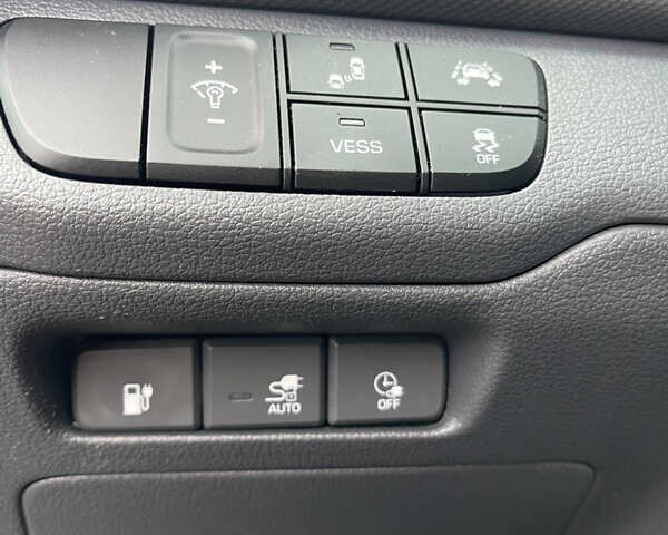 Черный Хендай Ioniq, объемом двигателя 0 л и пробегом 113 тыс. км за 13300 $, фото 29 на Automoto.ua